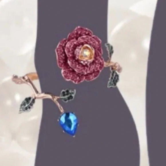 BETSEY JOHNSON Garden of Excess  Crystal Rhinestone Hinged Cuff Bracelet NWT - Picture 7 of 7